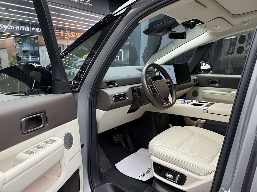 理想汽车 理想MEGA 2024 汽车图片 #12