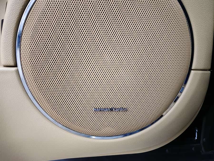 Mercedes-Benz GL Class 2011 car image #12