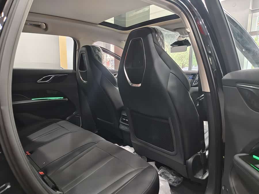 HongQi HS3 PHEV 2025 #12 HongQi HS3 PHEV 2025 car image #12