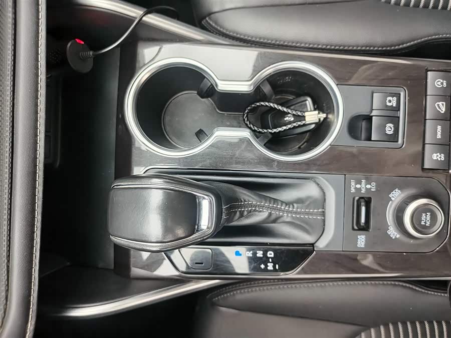 Toyota Crown Kluger 2023 car image #12