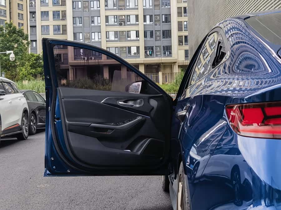 Hyundai Lafesta 2020 car image #12