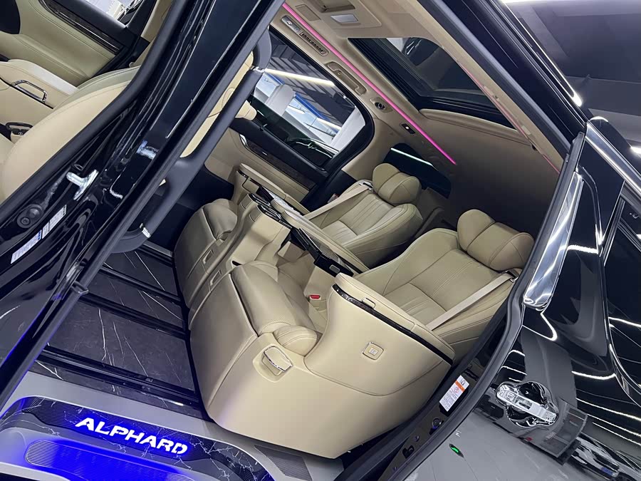 Toyota Alphard 2020 car image #12