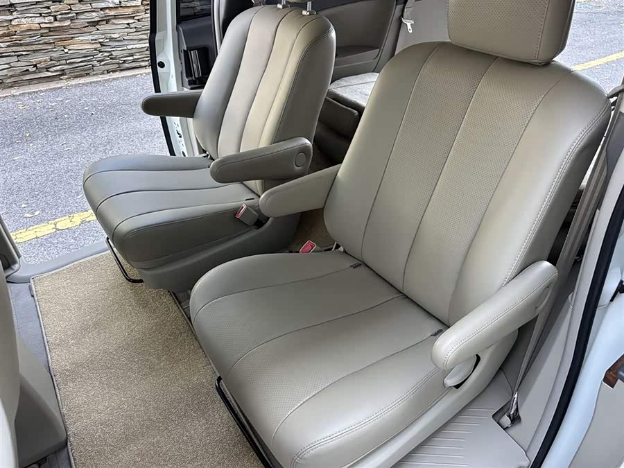 BYD M6 2016 صورة سيارة #12