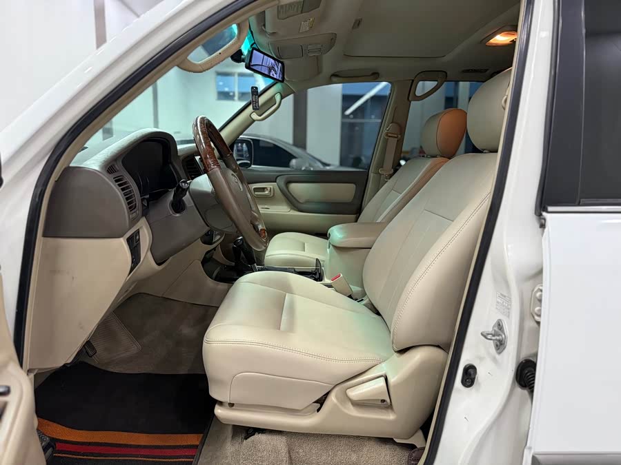 Toyota Land Cruiser 2005 car image #12