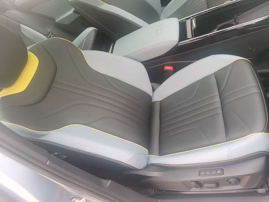 Volkswagen ID.4 X 2024 immagine di auto #12