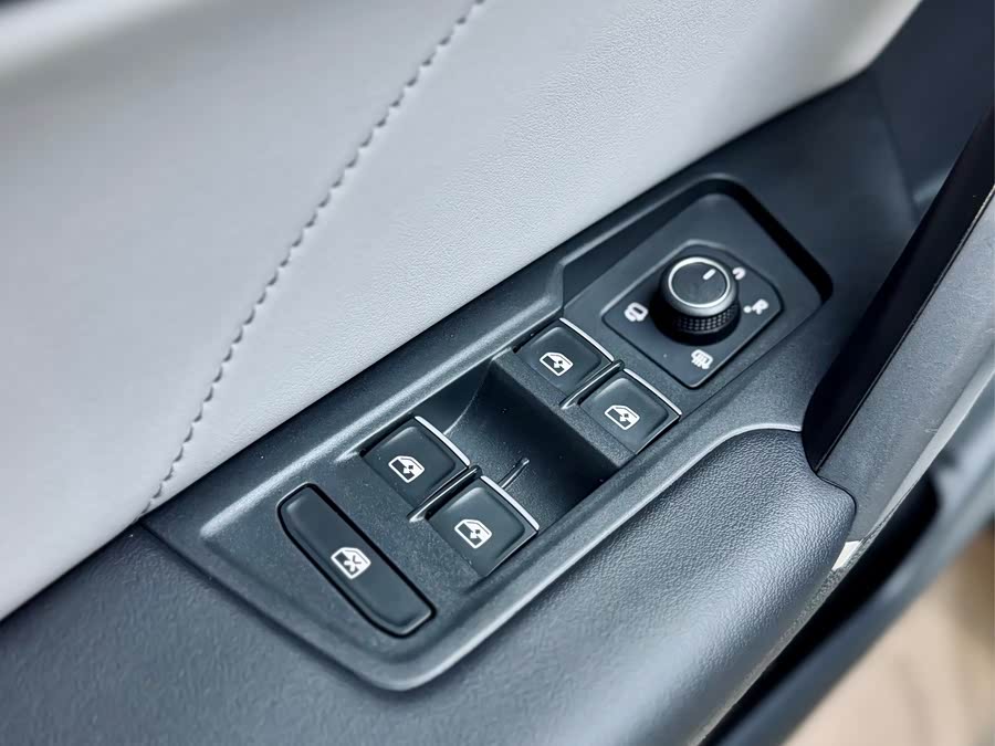 Volkswagen Tayron GTE 2023 #12 Volkswagen Tayron GTE 2023 car image #12