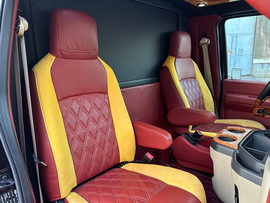 Ford E350 2016 car image #12