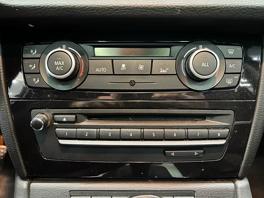 BMW X1 (Imported) 2013 car image #12