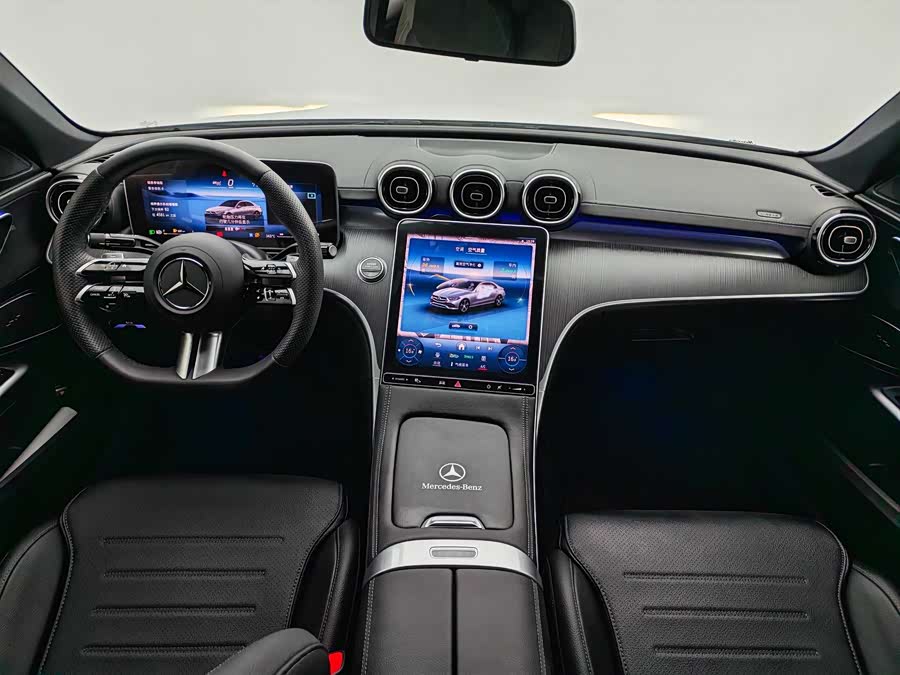 Mercedes-Benz C Class 2024 immagine di auto #12