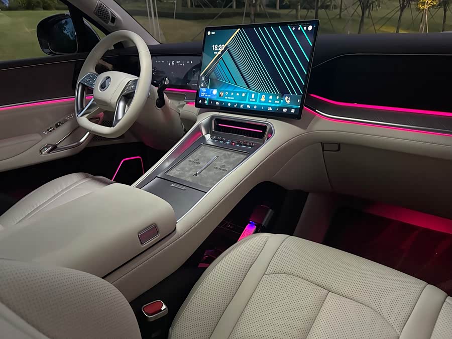 Denza N9 2025 #12 Denza N9 2025 car image #12