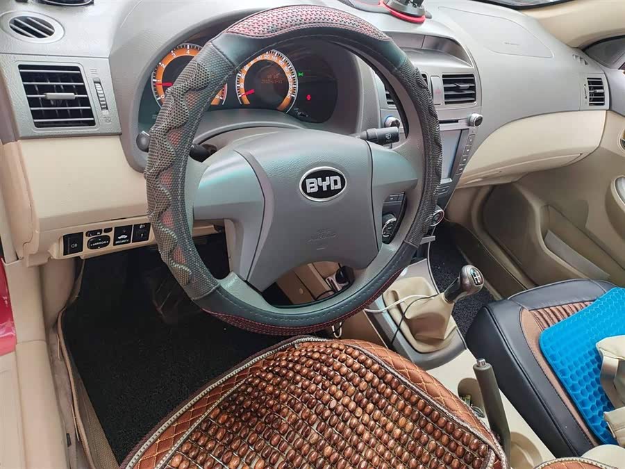 BYD L3 2013 immagine di auto #12