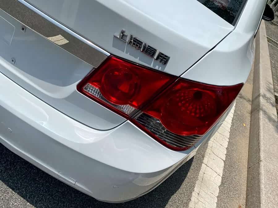 Chevrolet Cruze 2012 immagine di auto #12