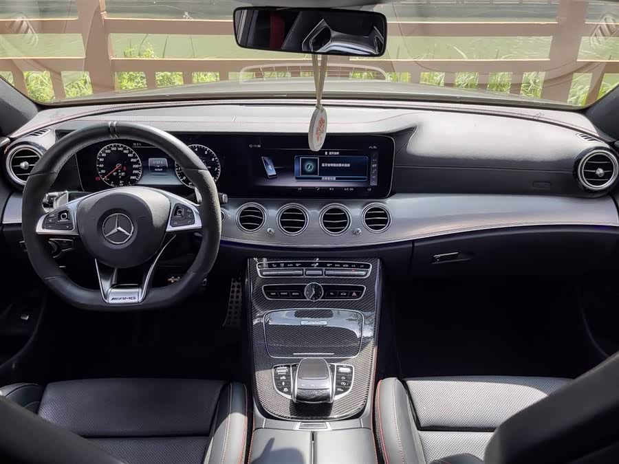 Mercedes-Benz E AMG 2018 immagine di auto #12