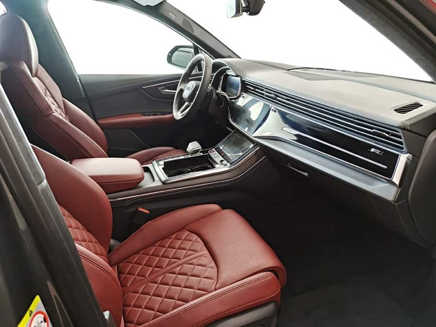 Audi SQ7 2024 car image #12