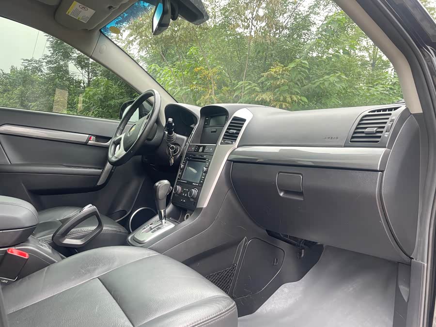 Chevrolet Captiva (Imported) 2010 car image #12