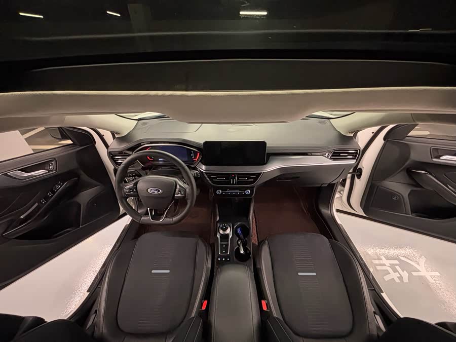 Ford Focus Active 2021 immagine di auto #12