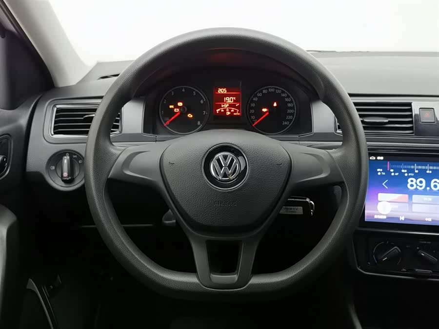 Volkswagen Santana 2022 car image #12