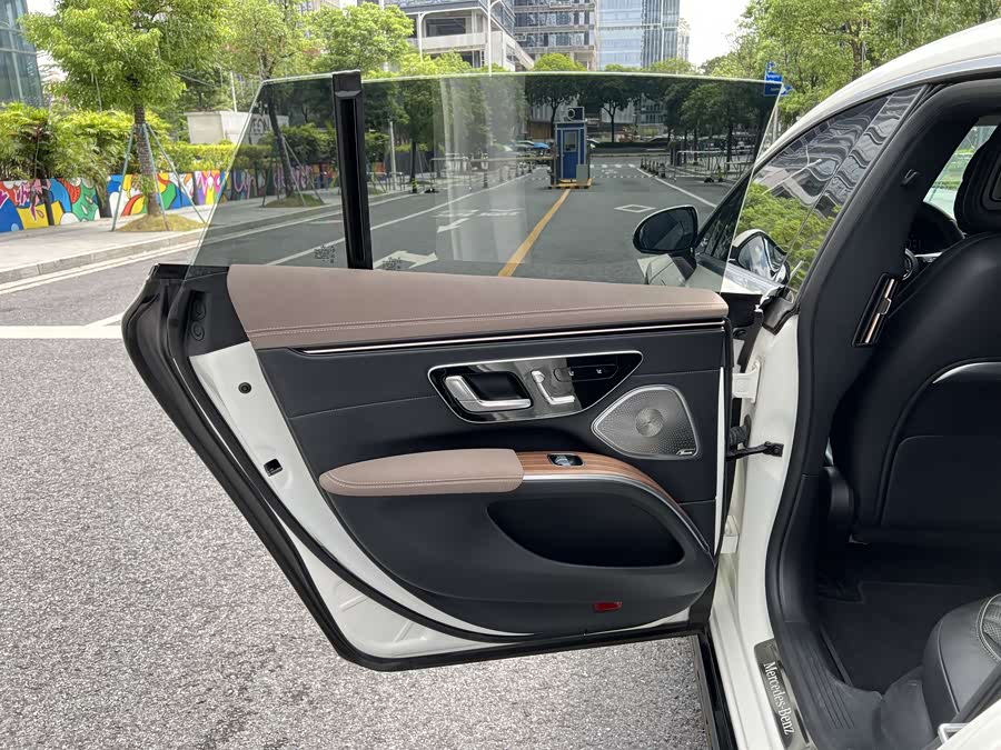 Mercedes-Benz EQS Class 2023 car image #12