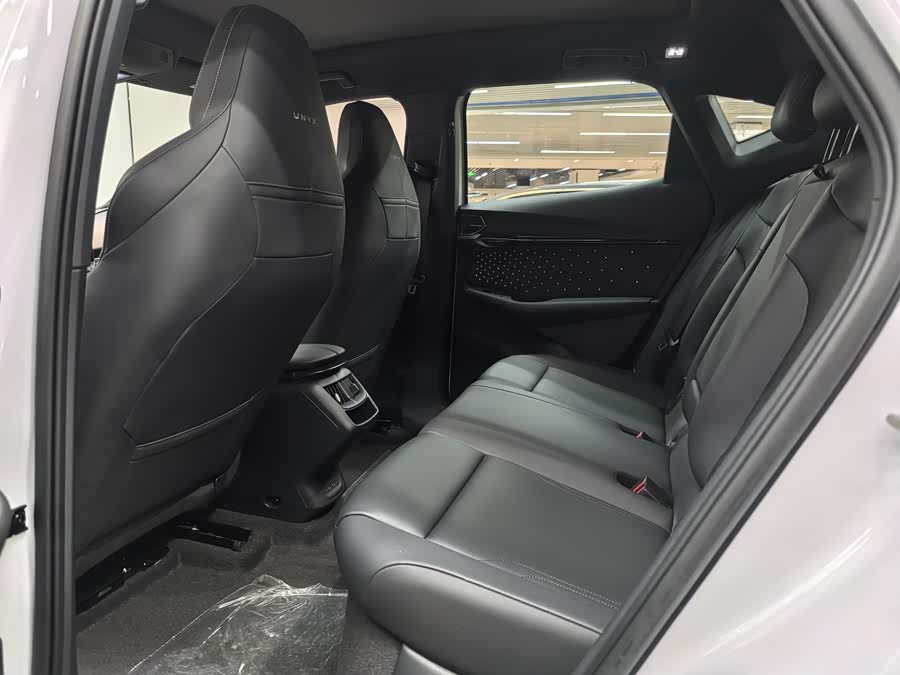 Volkswagen ID.UNYX 06 2024 image de voiture #12