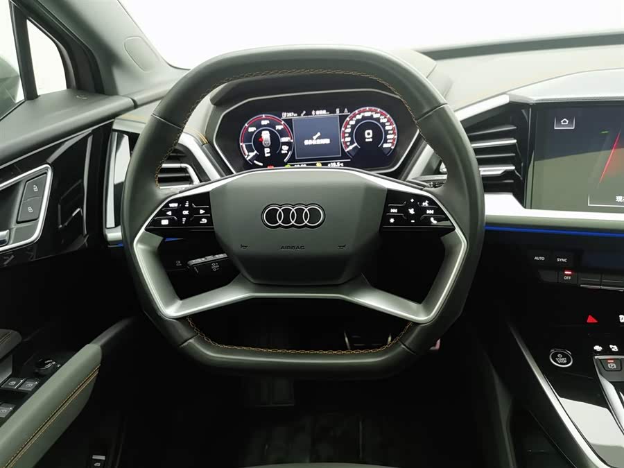 Audi Q4 e-tron 2023 صورة سيارة #12