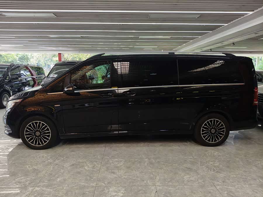 Mercedes-Benz V Class 2020 car image #12