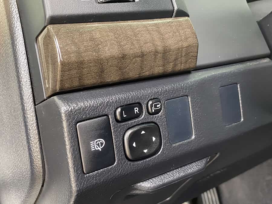 Toyota Reiz 2015 صورة سيارة #12