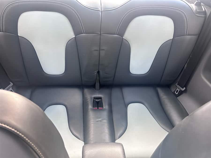 Audi TTS 2011 car image #12