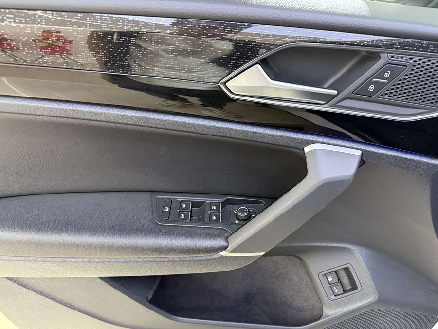 Volkswagen Tayron GTE 2021 car image #12