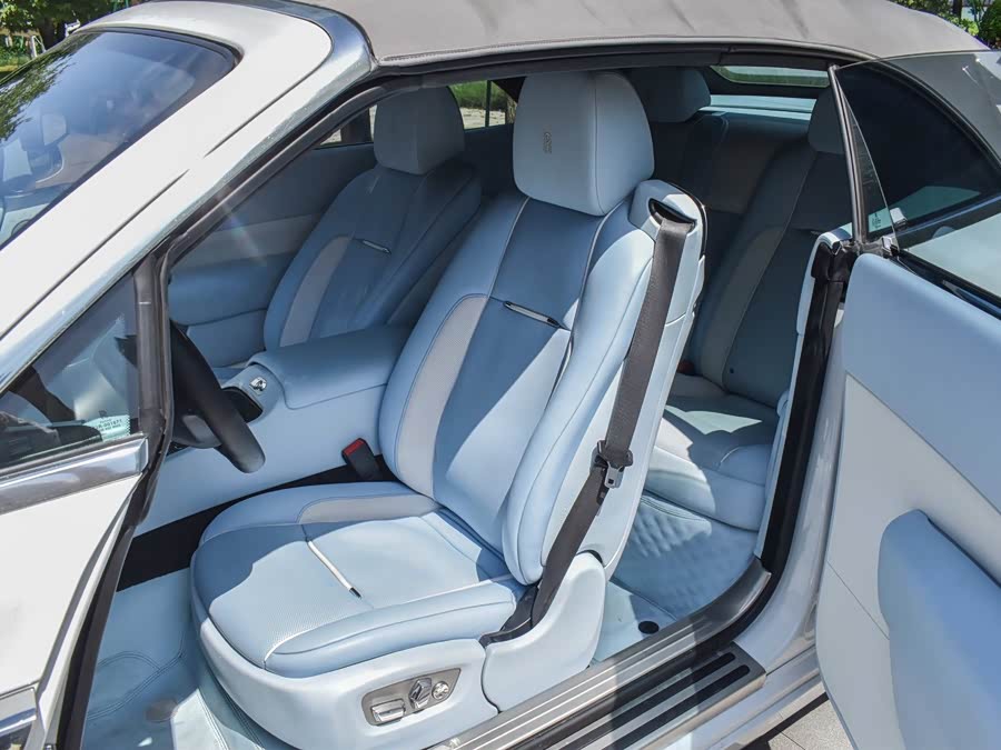 Rolls-Royce Dawn 2023 car image #12