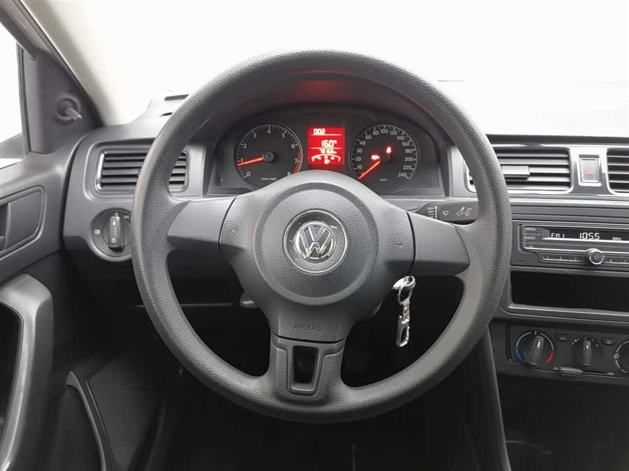 Volkswagen Santana 2013 car image #12