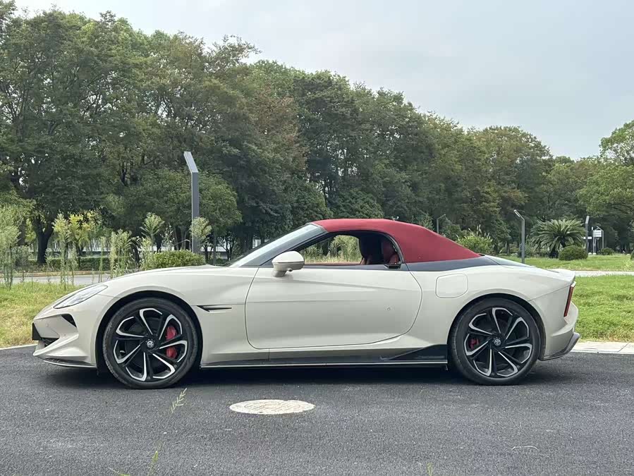 MG Cyberster car image #12