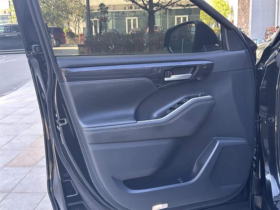 Toyota Crown Kluger 2021 car image #12