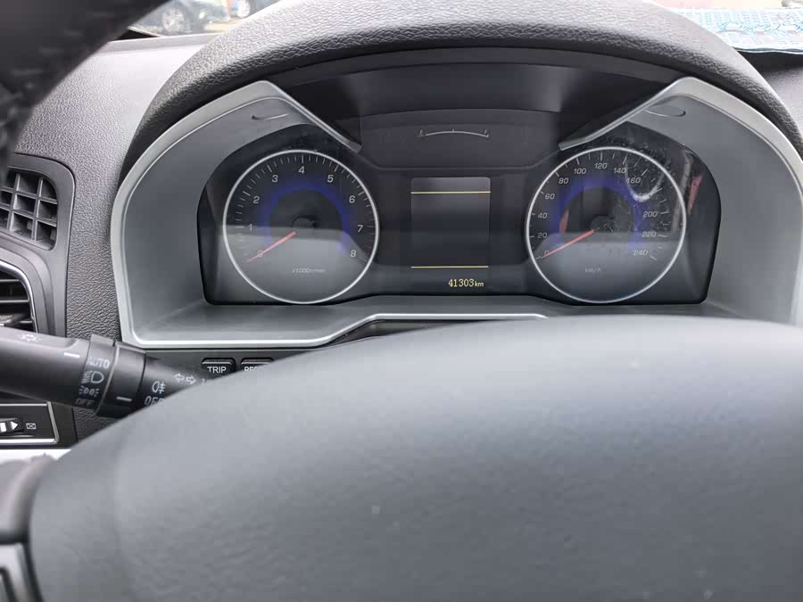 GEELY Emgrand 2018 car image #12