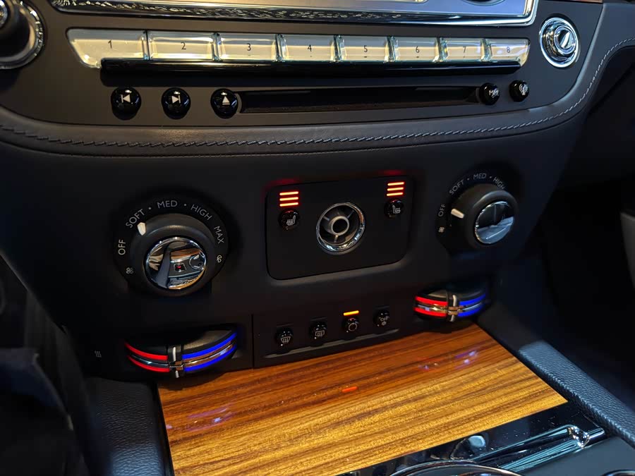 Rolls-Royce Wraith 2015 car image #12