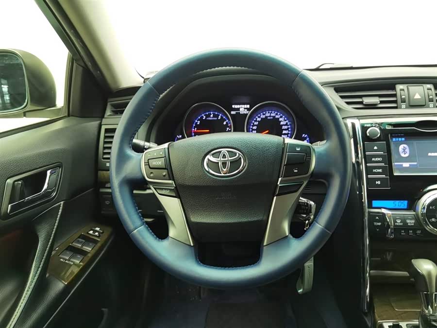 Toyota Reiz 2014 صورة سيارة #12