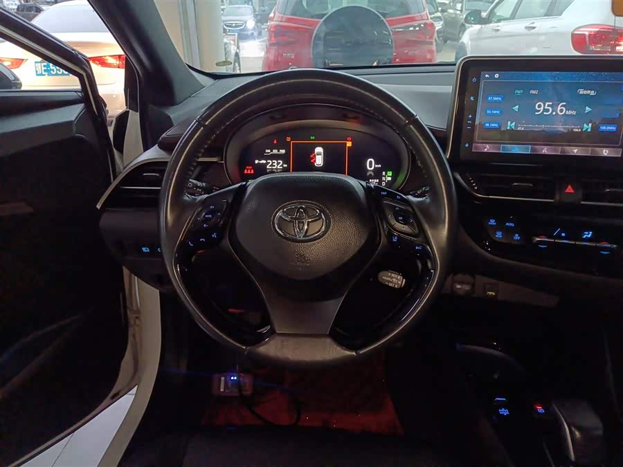 Toyota C-HR EV 2020 immagine di auto #12