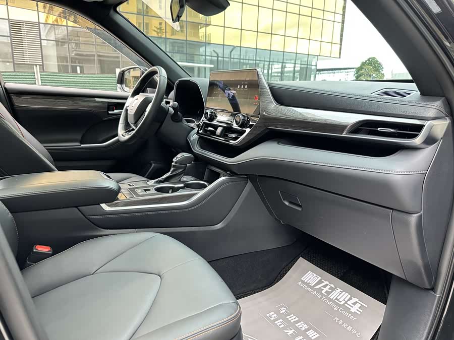 Toyota Crown Kluger 2025 car image #12