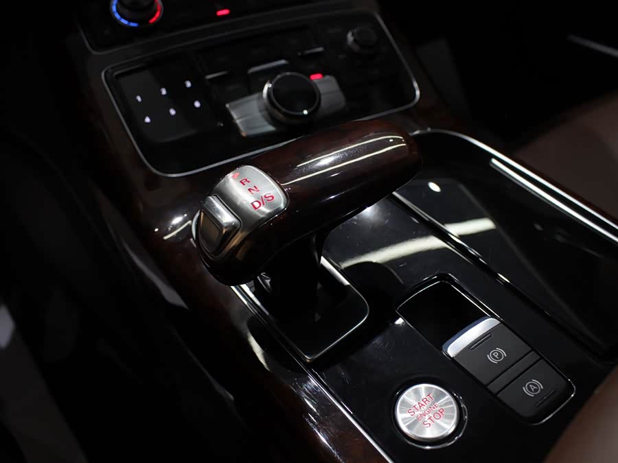 Audi A8 2013 imagen de coche #12