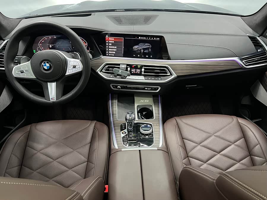 BMW X5 2023 immagine di auto #12