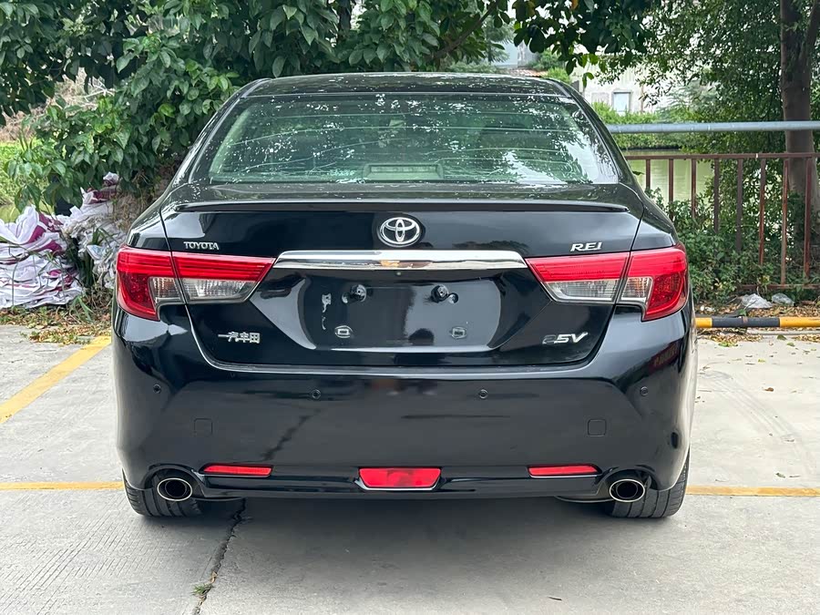 Toyota Reiz 2014 immagine di auto #12