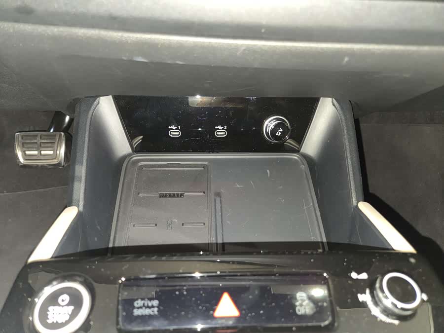 Audi Q6L e-tron 2025 صورة سيارة #12