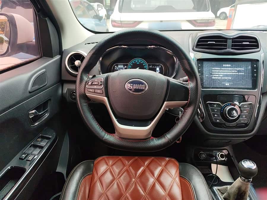 SWM X3 2017 imagen de coche #12