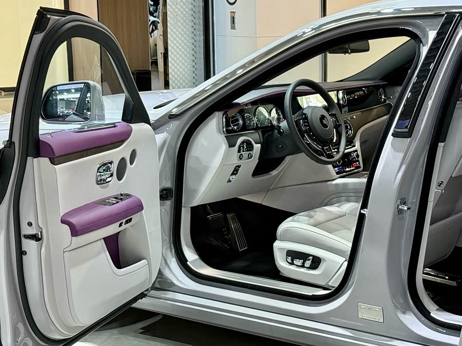 劳斯莱斯 古思特 2023 汽车图片 #12