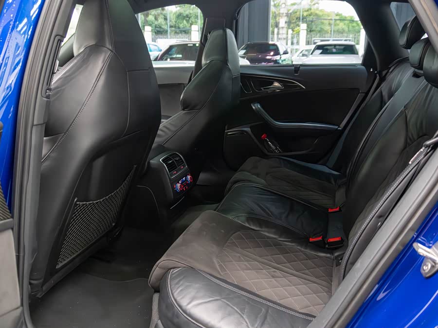 Audi RS 6 2017 صورة سيارة #12