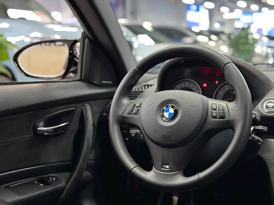 BMW 1 Series M 2013 car image #12