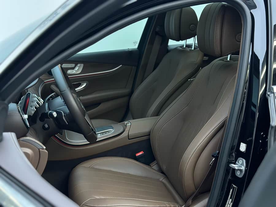 Mercedes-Benz E Class New Energy 2022 car image #12