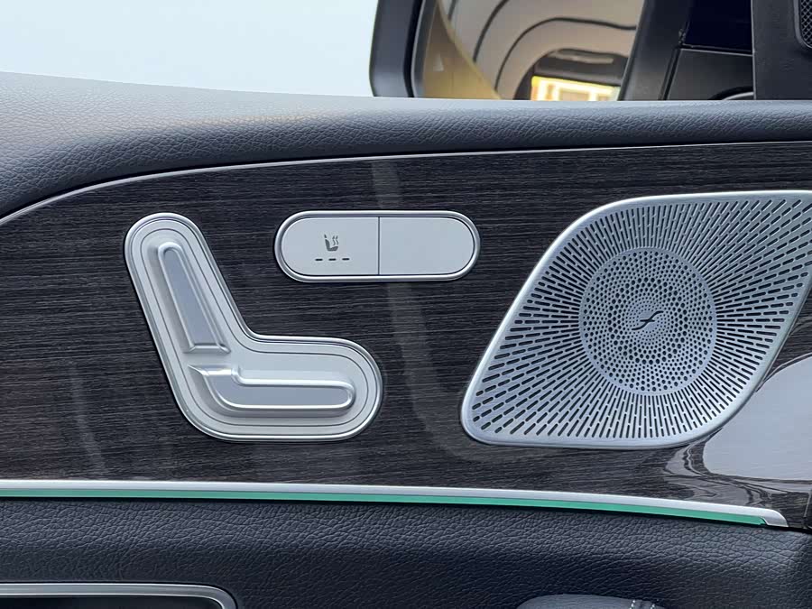 Mercedes-Benz GLE Class 2021 car image #12