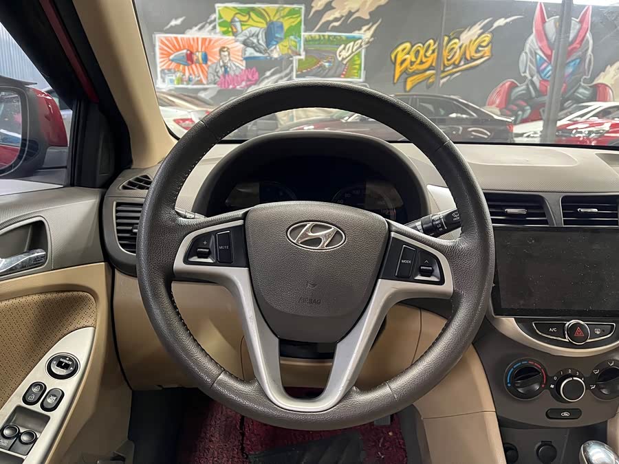 Hyundai Reina 2010 #12 Hyundai Reina 2010 car image #12