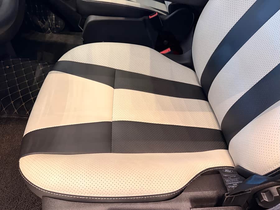 Ford Transit 2021 car image #12