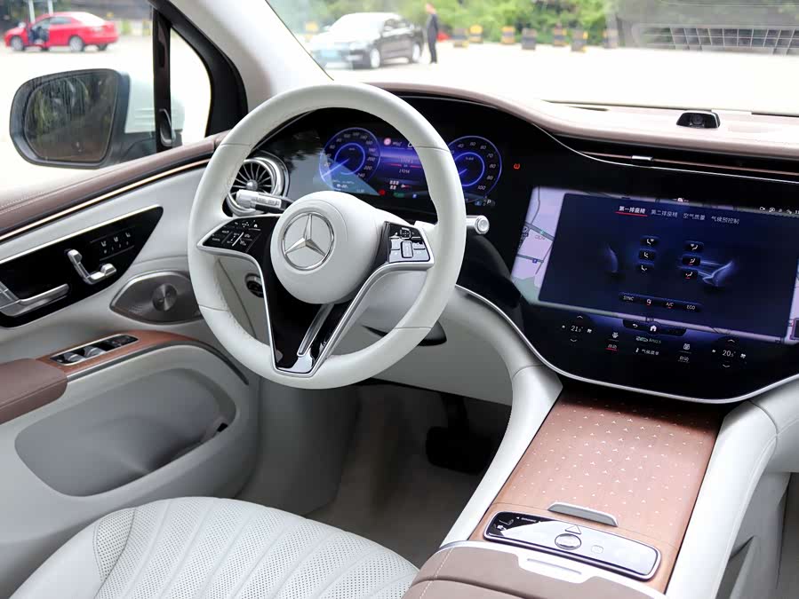 Mercedes-Benz EQS SUV 2023 car image #12